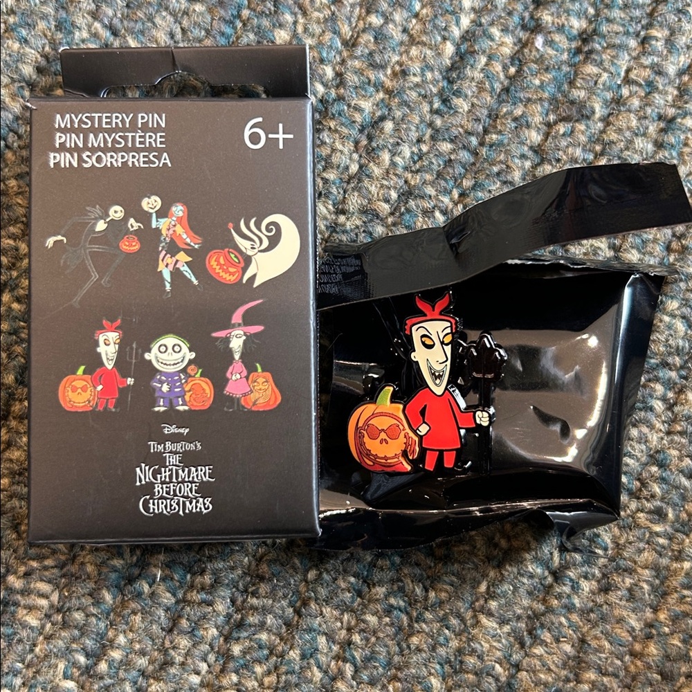 Nightmare Before Christmas Loungefly BLIND BOX enamel pin Lock